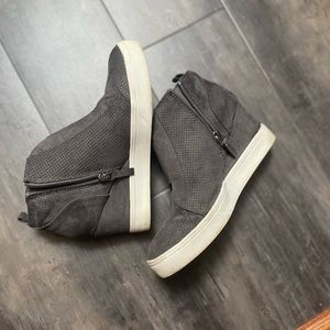 Gray Wedge sneakers